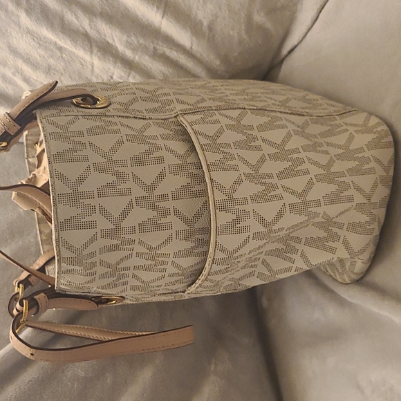 Authentic Michael Kors Leather Logo Hobo Bag 🎒 - Picture 3 of 12